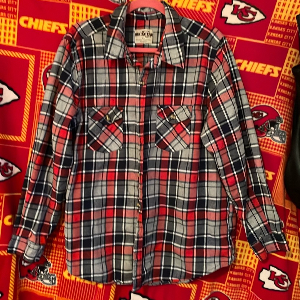 Men’s flannel in great condition